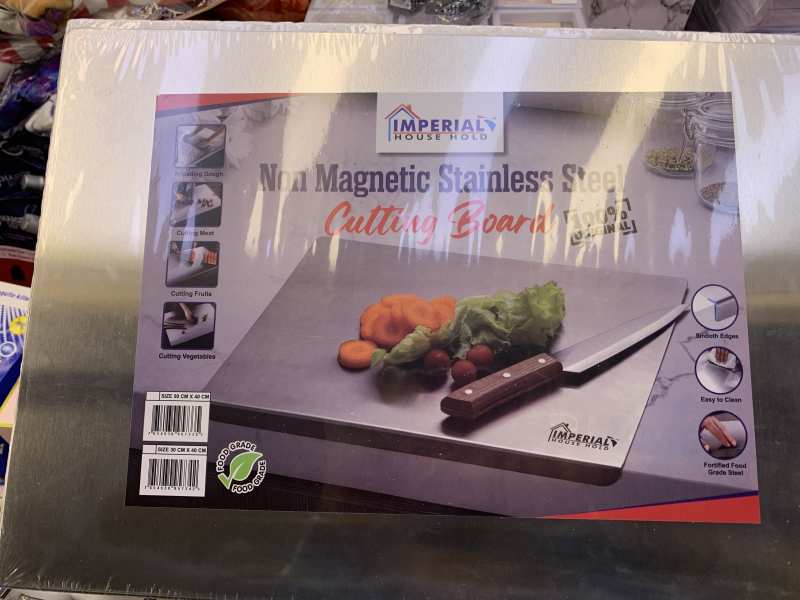 NON MAGNATIC CUTTING BOARD