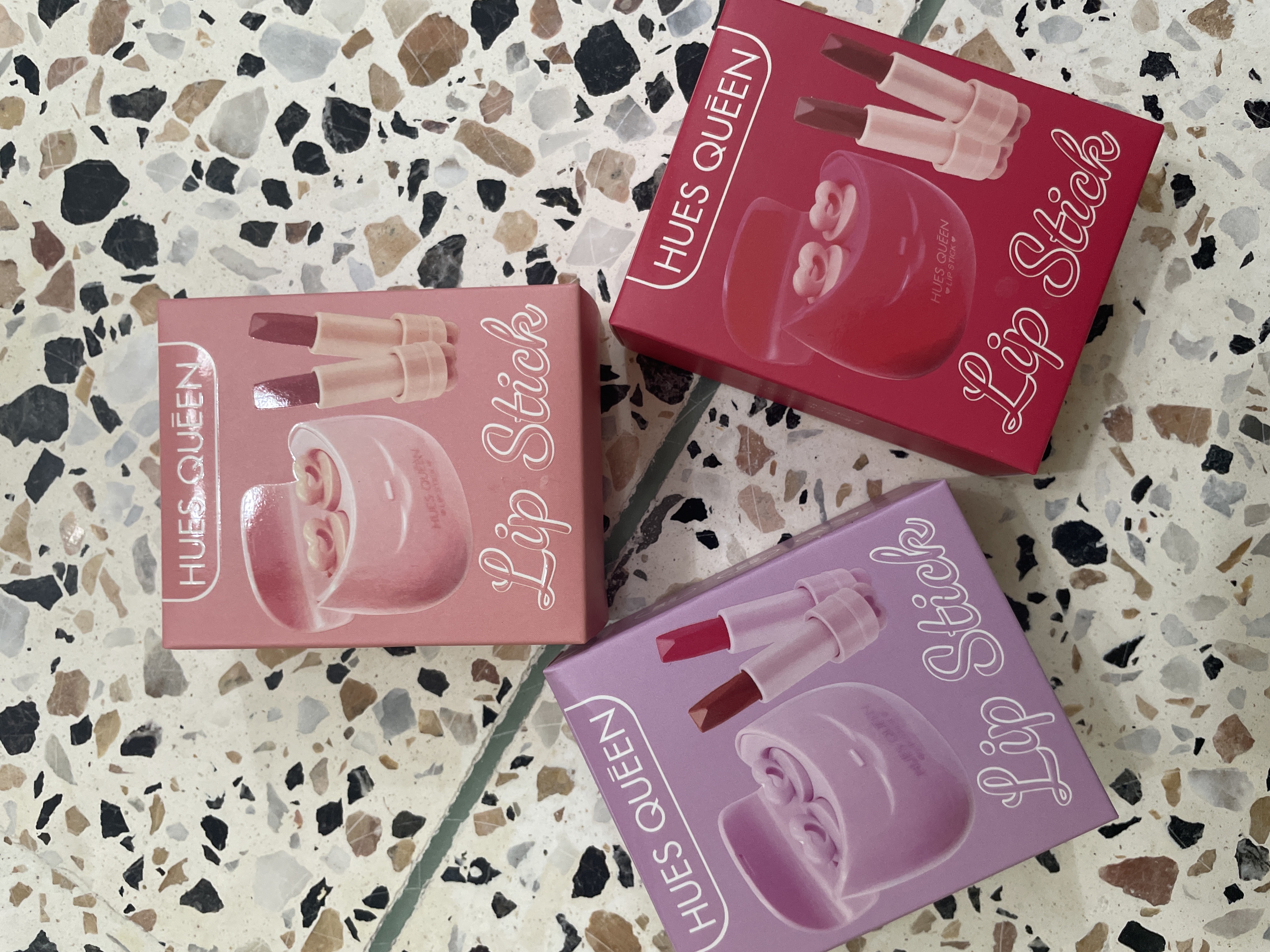 hues queen lip stick