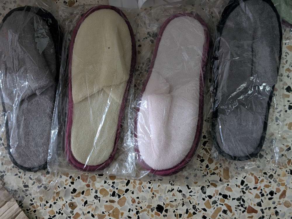 INDOOR SLIPPER