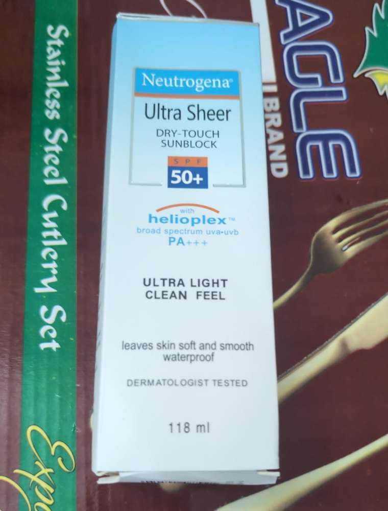 ULTRA SHEER DRY TOUCH SUNBLOCK SPF 50+